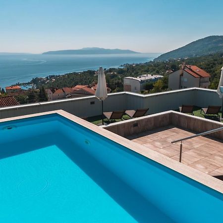 Apartment Lui With Rooftop Swimming Pool Ičići Esterno foto