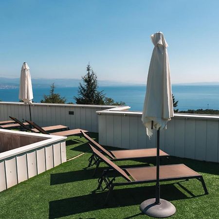 Apartment Lui With Rooftop Swimming Pool Ičići Esterno foto