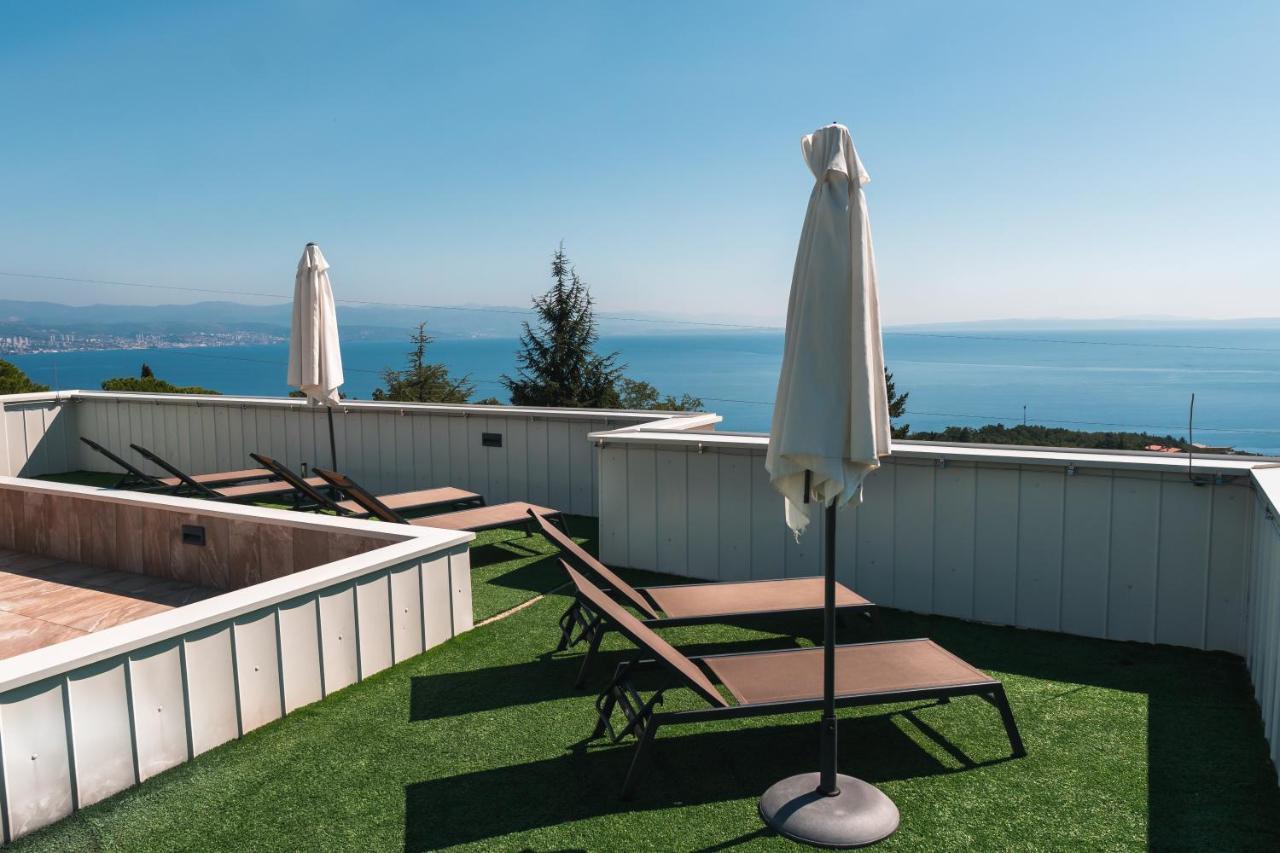 Apartment Lui With Rooftop Swimming Pool Ičići Esterno foto